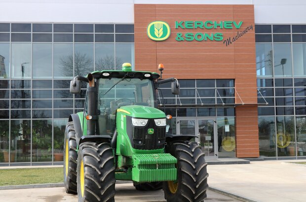John Deere  6210R